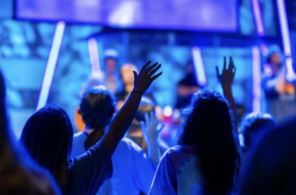 Leading with Heart and Skill: A Beginner’s Guide to Praise and Worship course image